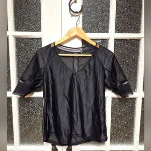 Lululemon Mesh Ventilated Performance Top Black sleeve tee Jersey Tech